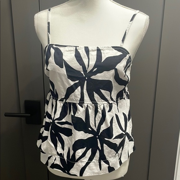 Free Asembly Black and White Floral Women's Top - Picture 2 of 8